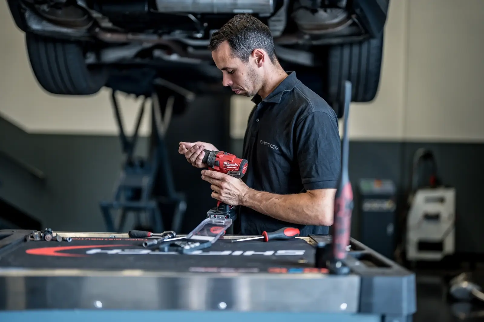 Atelier shiftech tours mecanique outils milwaukee moteur 1600 3