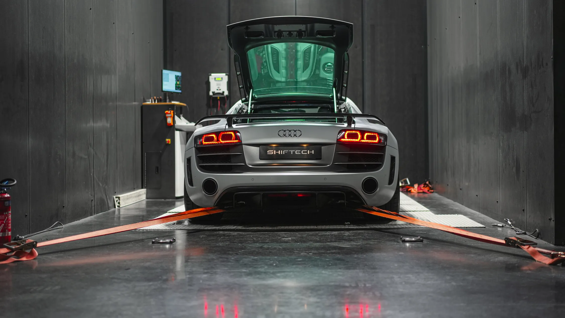 Audi r8 v10 gt passage au banc essai routier test performance shiftech 13 2250