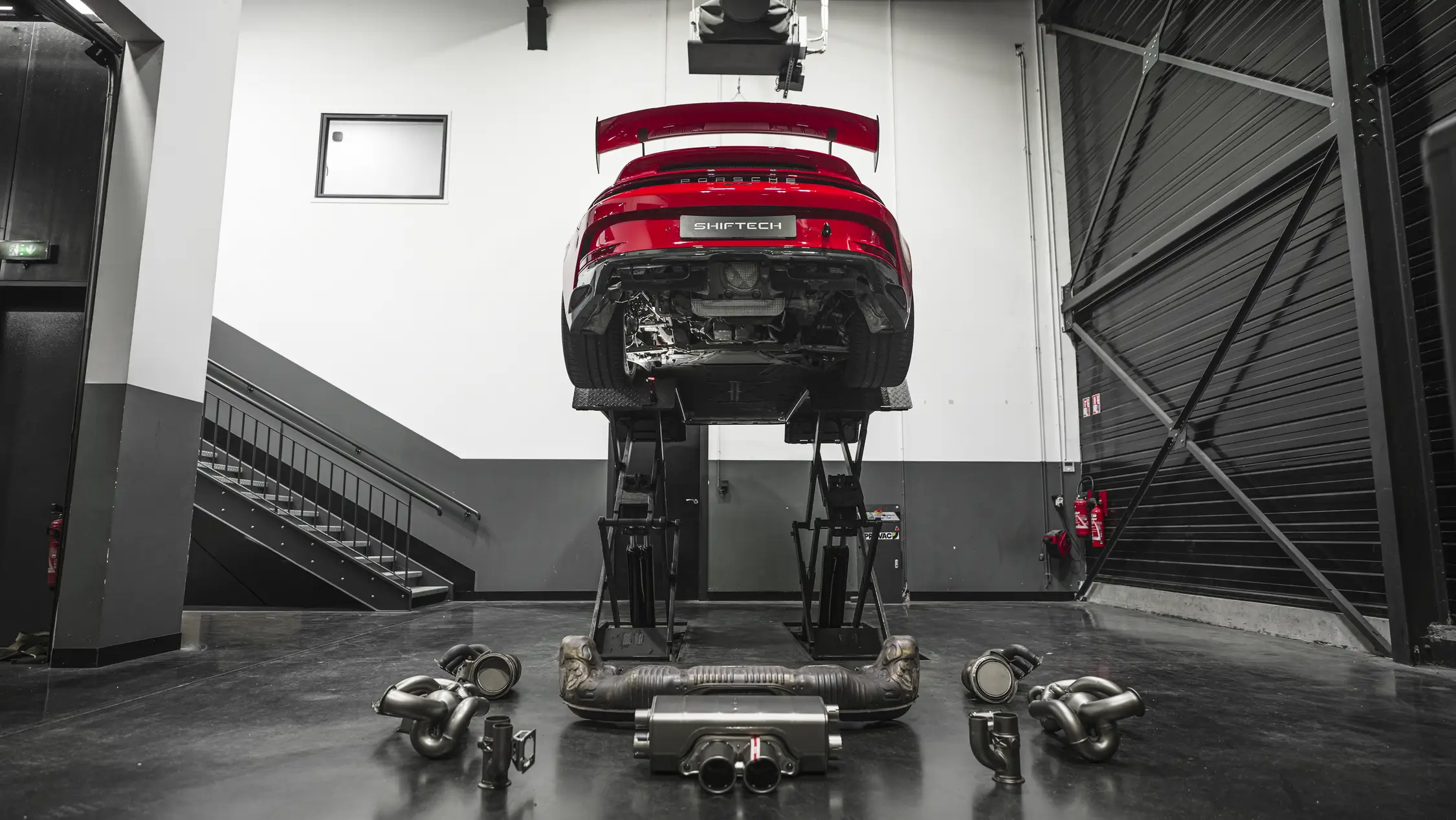 Echappement akrapovic collecteurs porsche 992 gt3 stage 2 00016