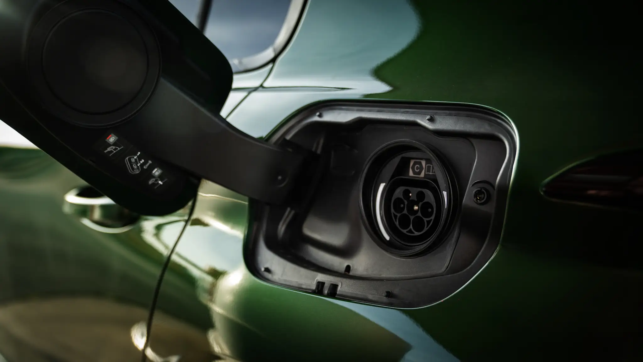 Entretien voiture hybride recharge shiftech