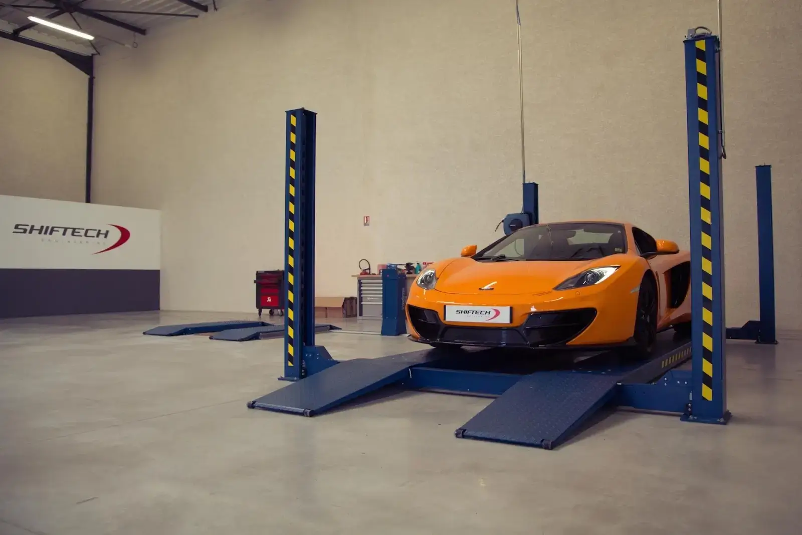 Mclaren mp4 12c reprogrammation moteur echappement ipe shiftech