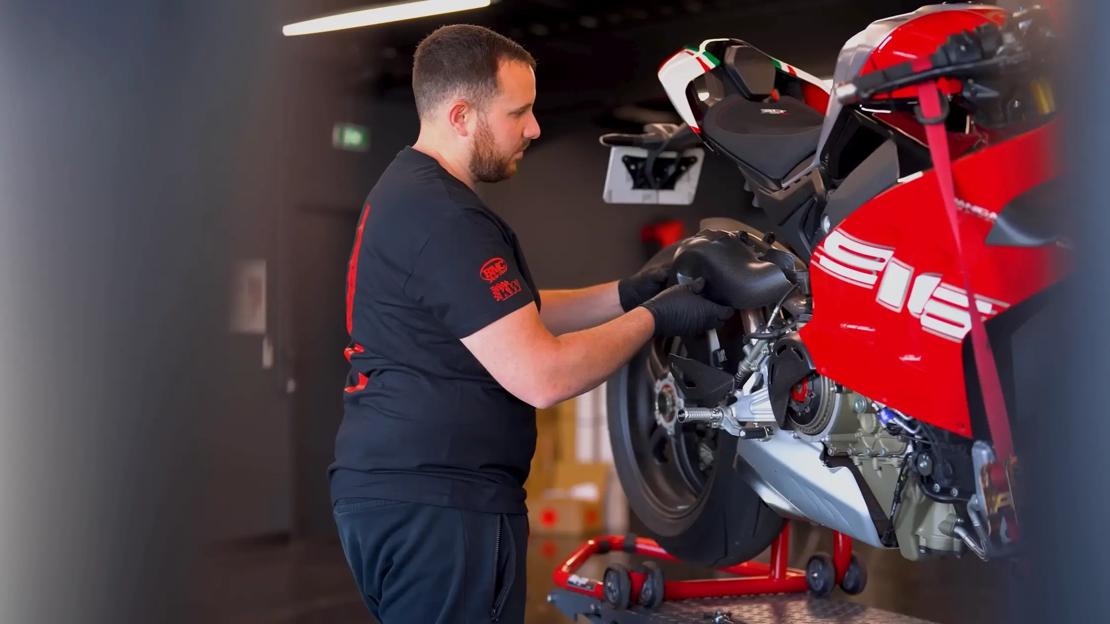 Pieces performance echappement akrapovic ducati panigale v4s p2 shfitech 12 2250