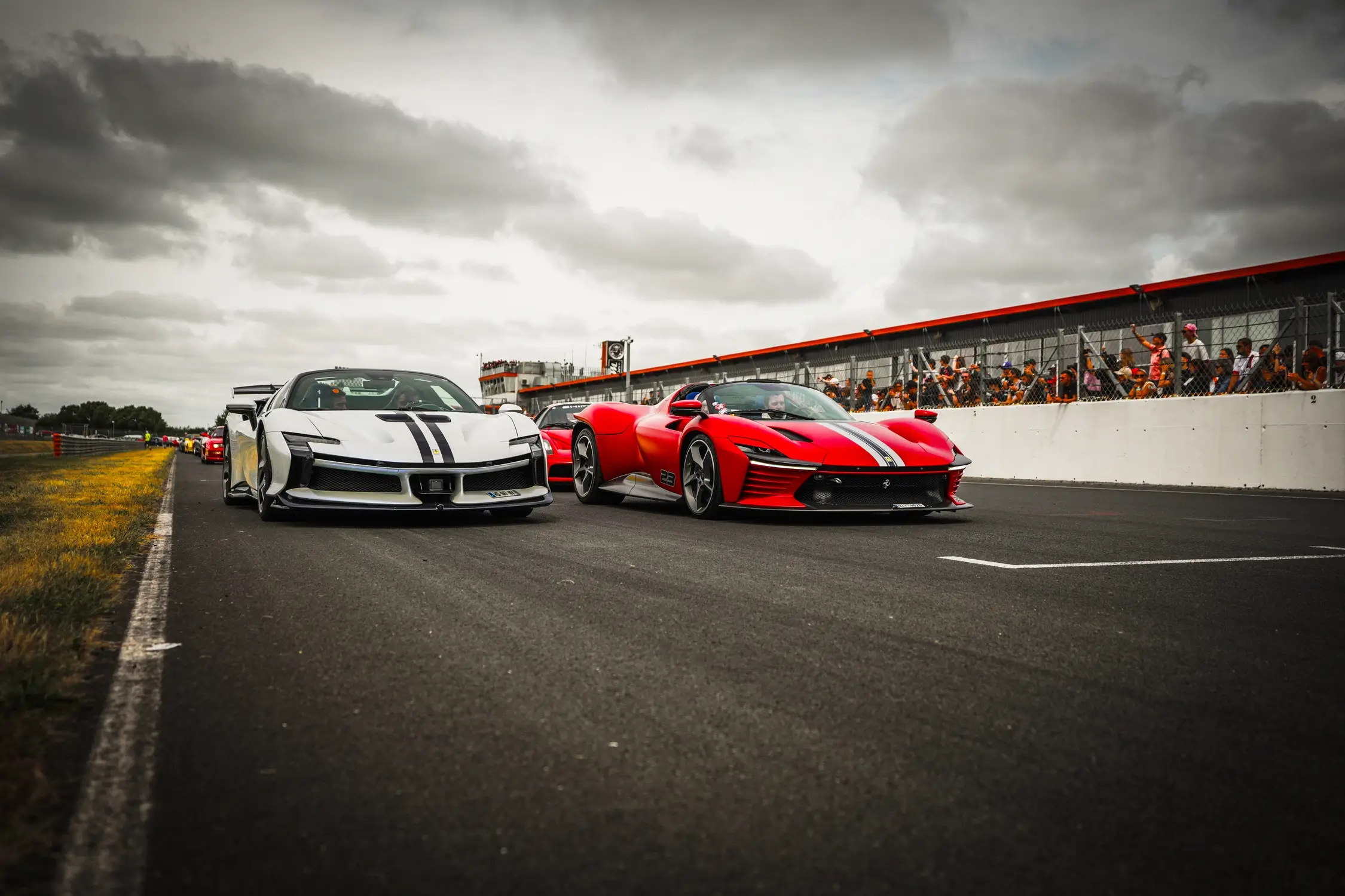 Shiftech 500 ferrari contre le cancer sport et collection 2025 1 2250