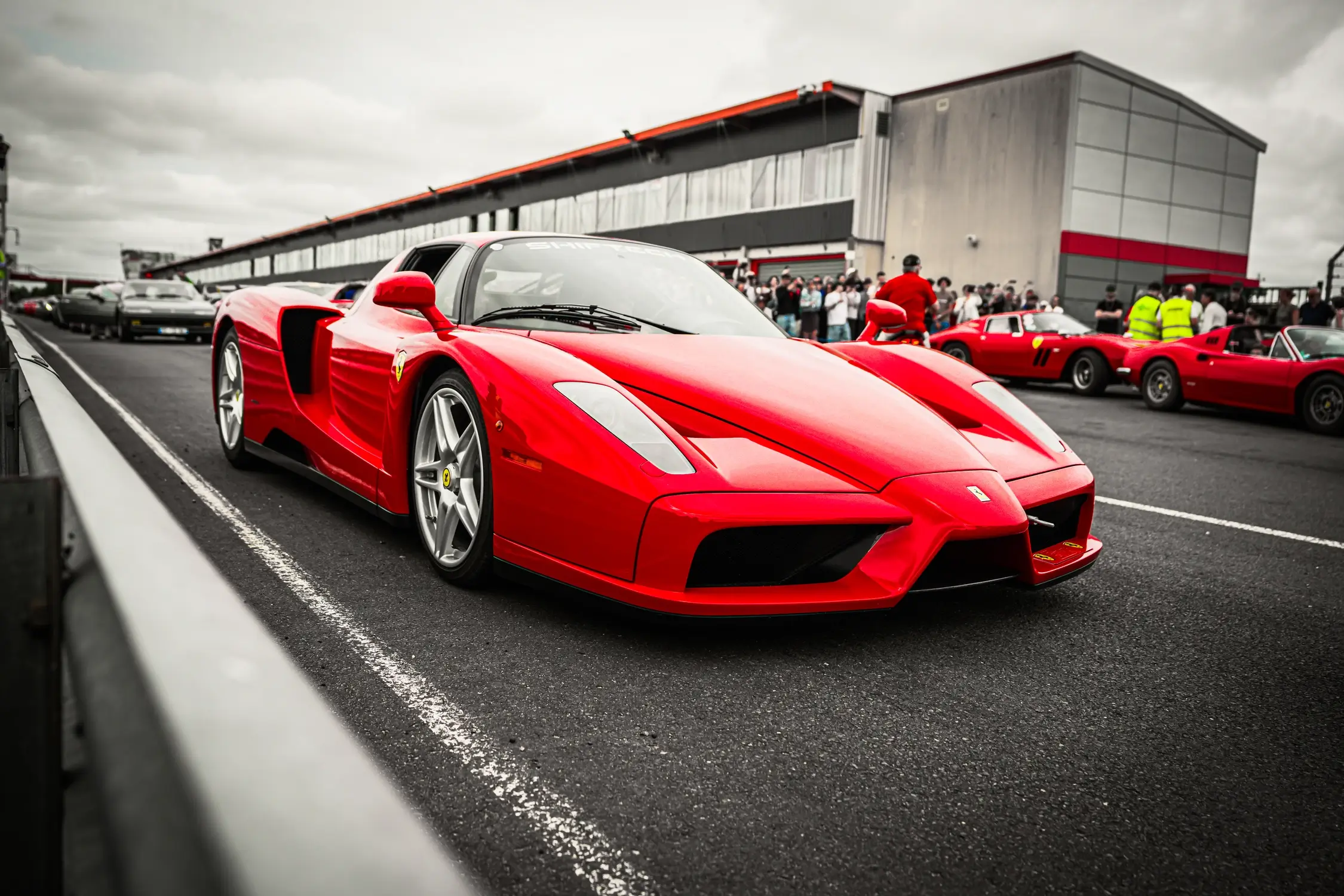 Shiftech 500 ferrari contre le cancer sport et collection 2025 14 2250
