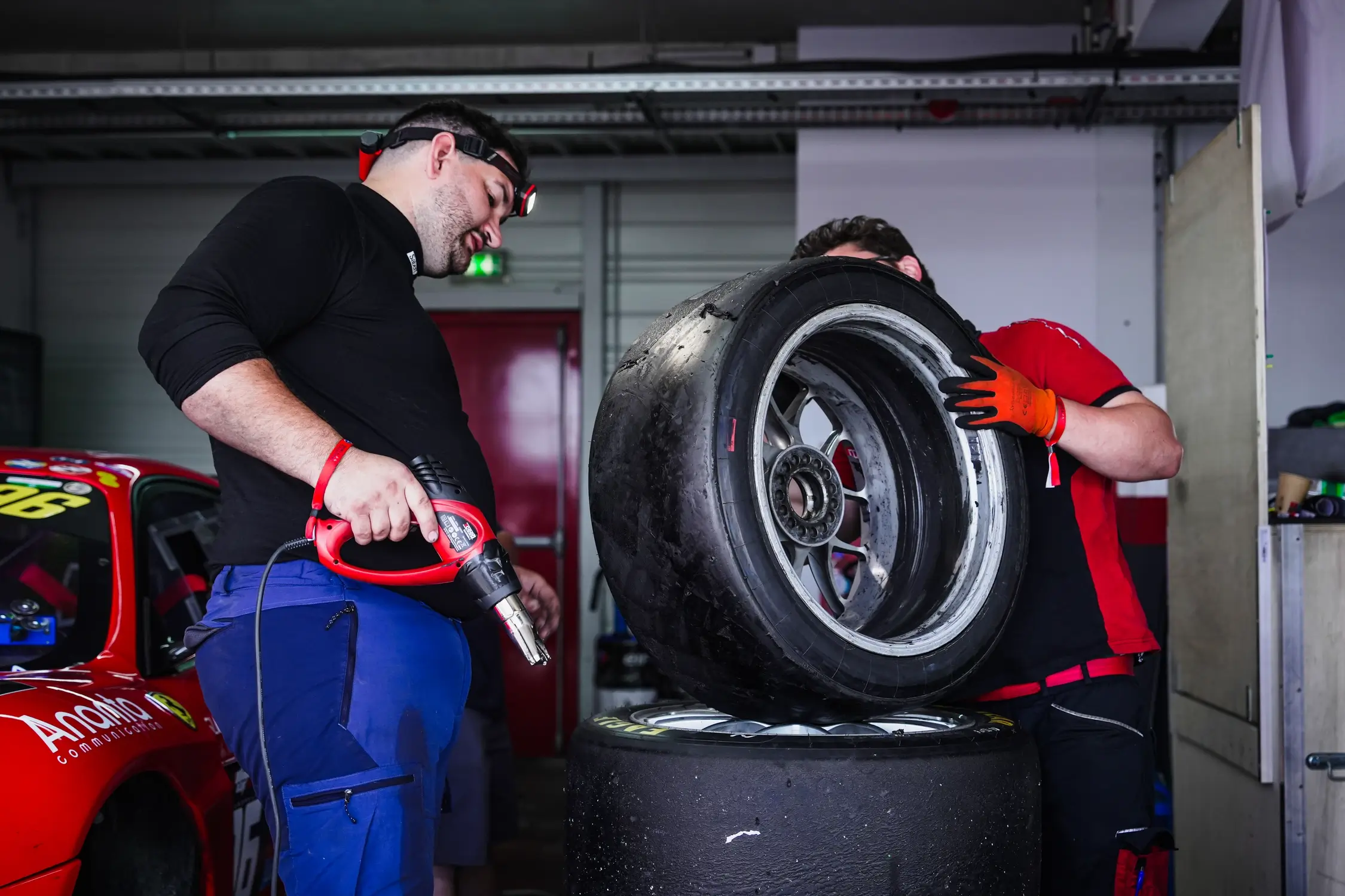 Shiftech 500 ferrari contre le cancer sport et collection 2025 37 2250