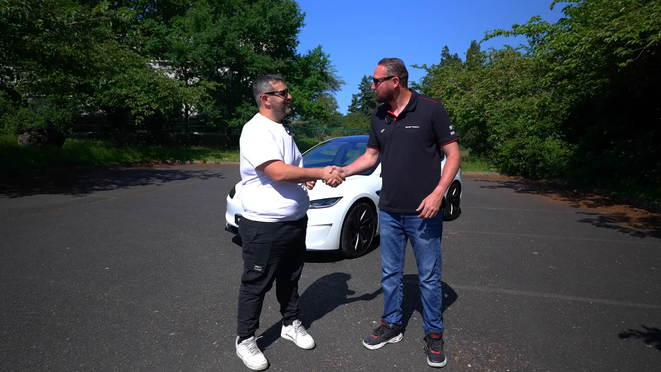 Tesla model 3 rerpogrammation moteur esthetique tesla model 3 showcar shiftech vehicule electrique 2 2250