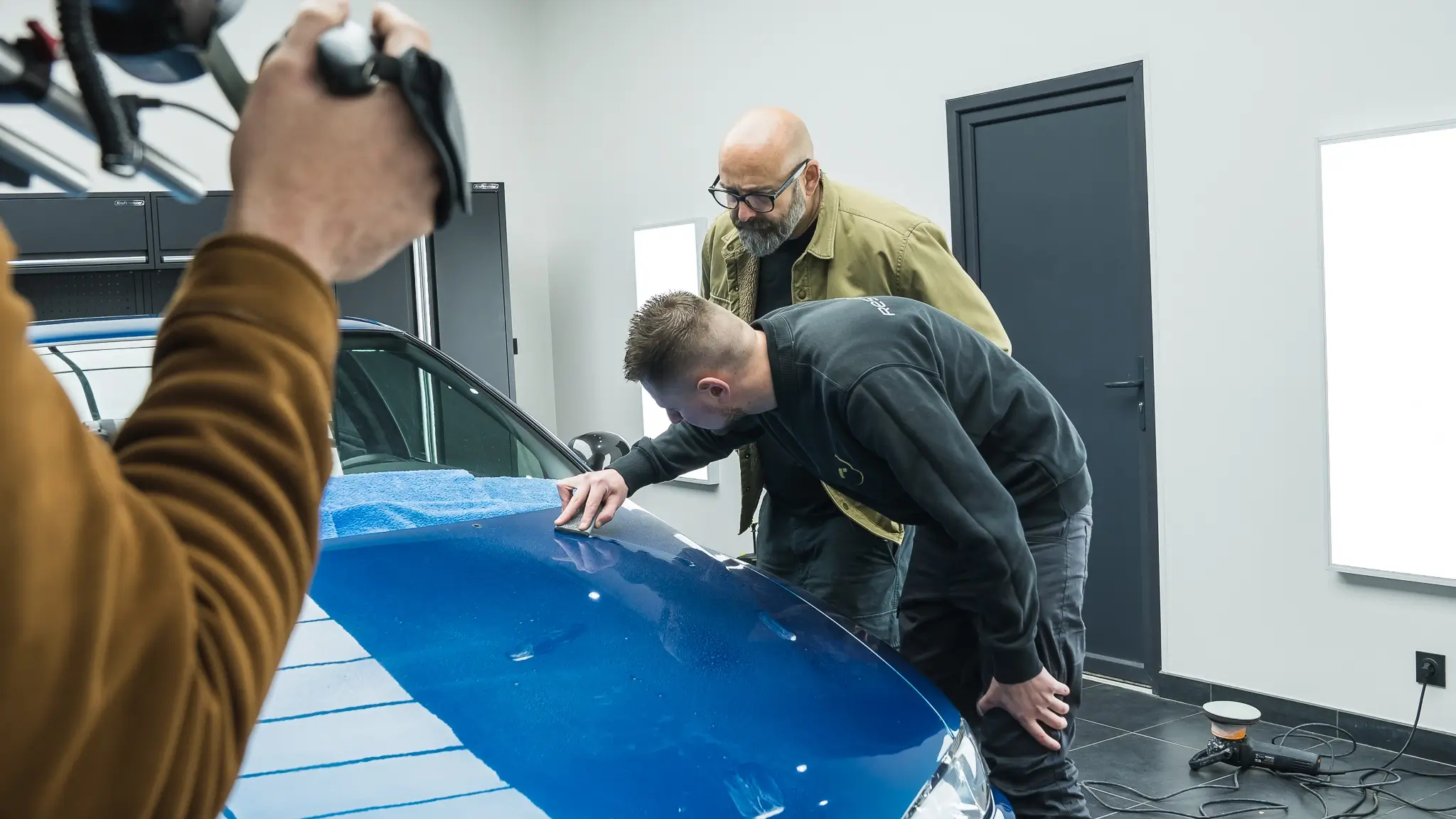 Wheeler dealers france shiftech rmc decouverte tv emission restauration carrosserie restorfx 406 coupe 78 2048